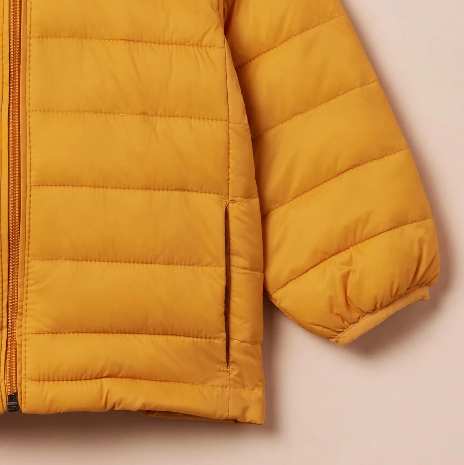 Amazon Essentials Boys and Toddlers' Lightweight Water-Resistant Packable Hooded Puffer Jacket