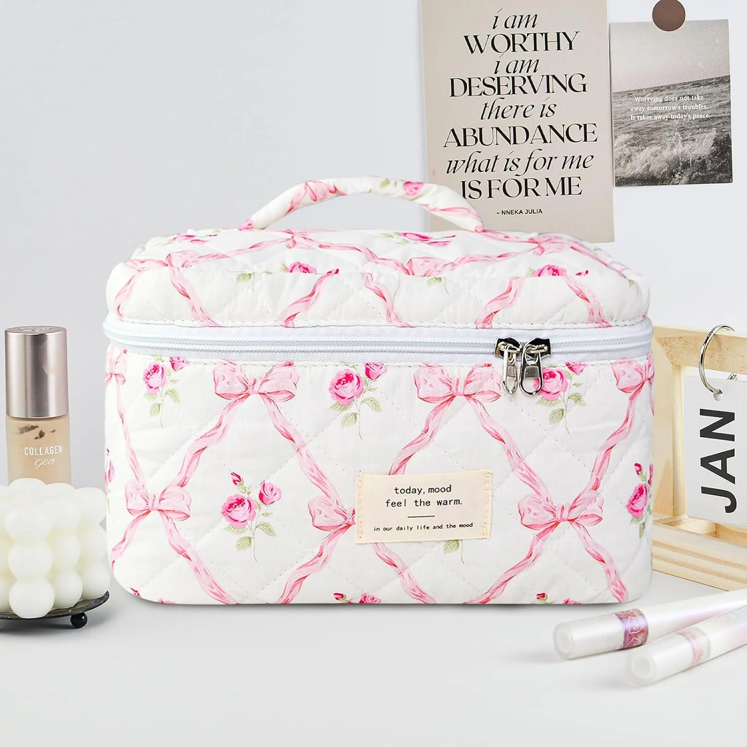 Makeup Bag, Quilted Bow Cosmetic Bag, Large Travel Aesthetic Make up Bag, Cute Coquette Toiletry Pouch for Women Girls