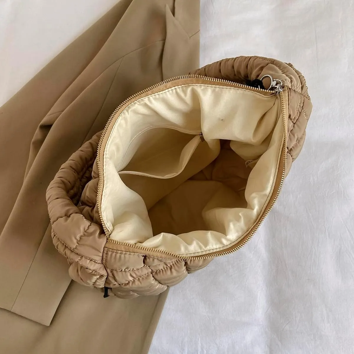 Puffer Tote Bag for Women,Large Quilted Tote Bag Quilted Carryall Bag Soft Puffy Crossbody Bag Hobo Handbags